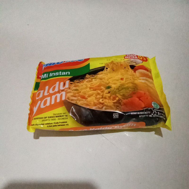 

mi instan Indomie kaldu ayam