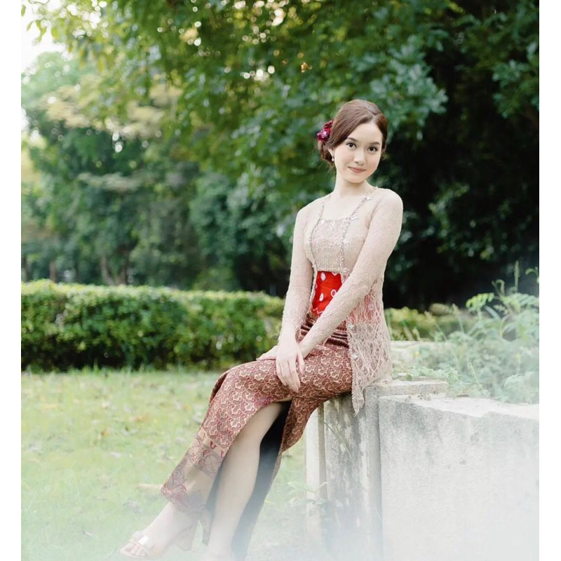 asyifa kebaya kutu baru modern -kebaya wisuda -kebaya lamaran-kebaya terbaru