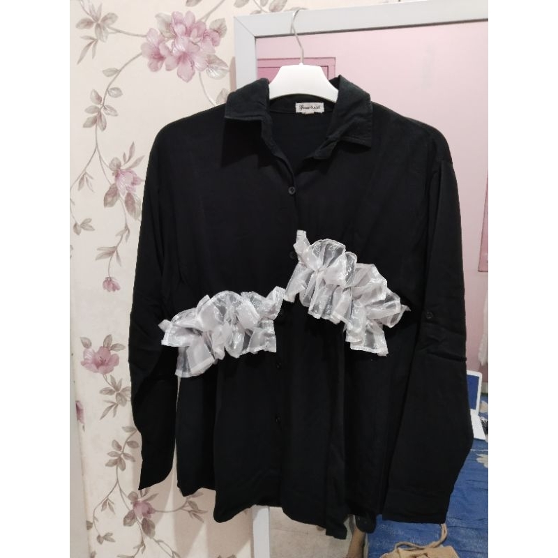 PRELOVED KEMEJA UNIK HITAM