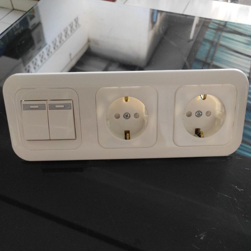 PANASONIC saklar seri + stopkontak + stopkontak 3GANG WIDE WHITE SERIES