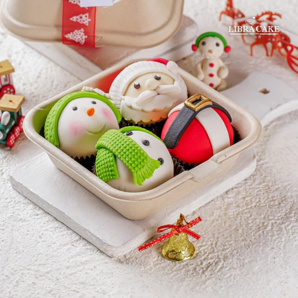 

Christmas Bento Rumball cake| kado natal | hampers natal | parcel natal | 1 gift box | isi 4 pcs | xmas cake
