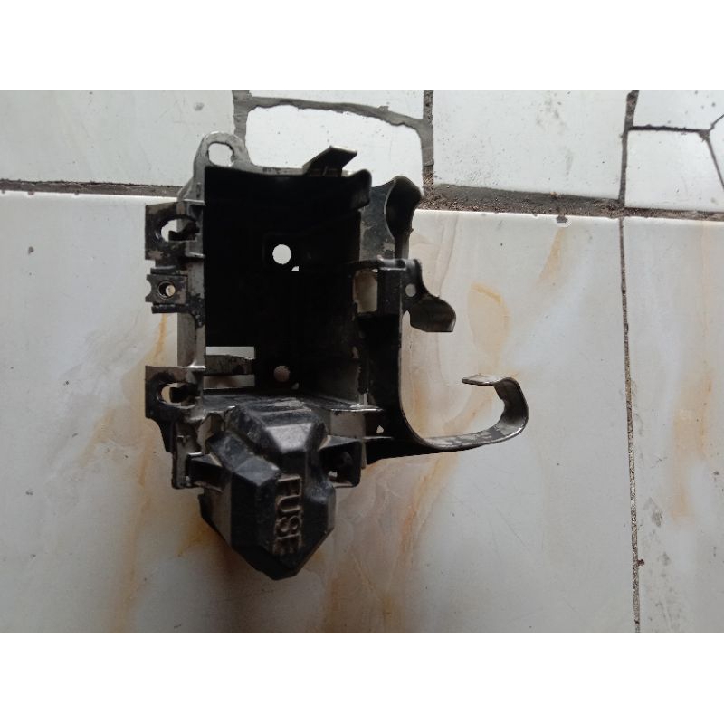 bak aki/ tempat aki xeon karbu