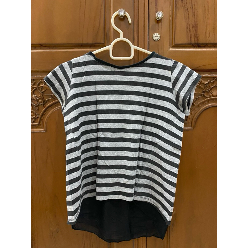 atasan Planet Surf Preloved