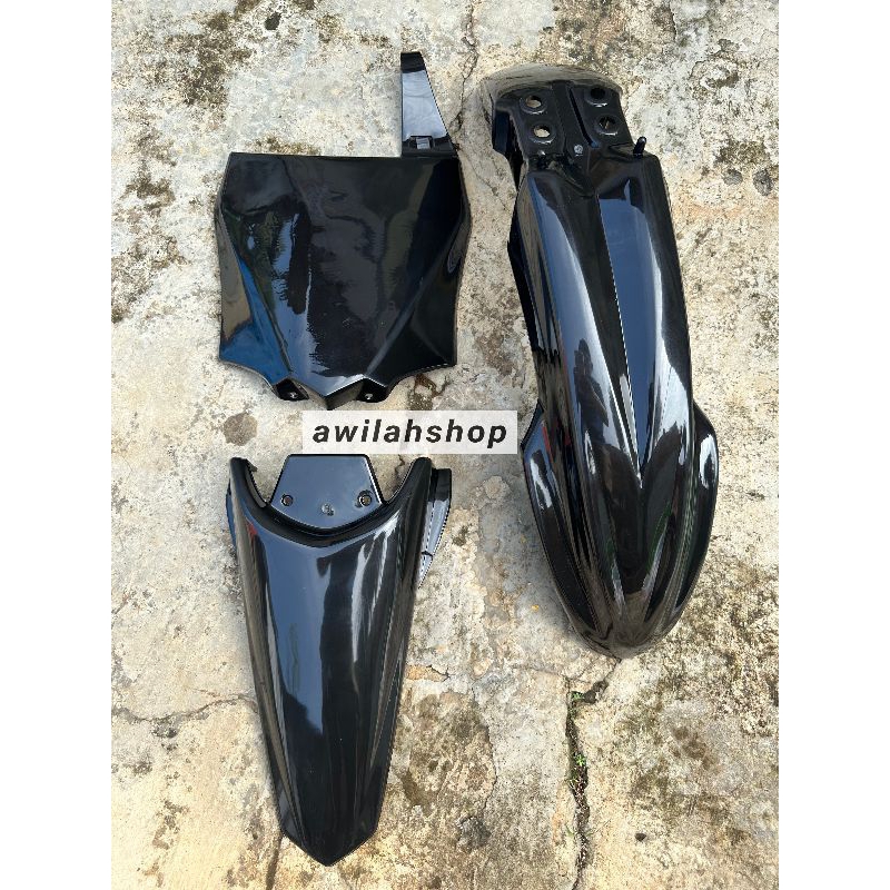 Spakbor depan kx 85 dan papan nomor kx 85 plus spakbor belakang kx 85  Body set trail bebek standar 