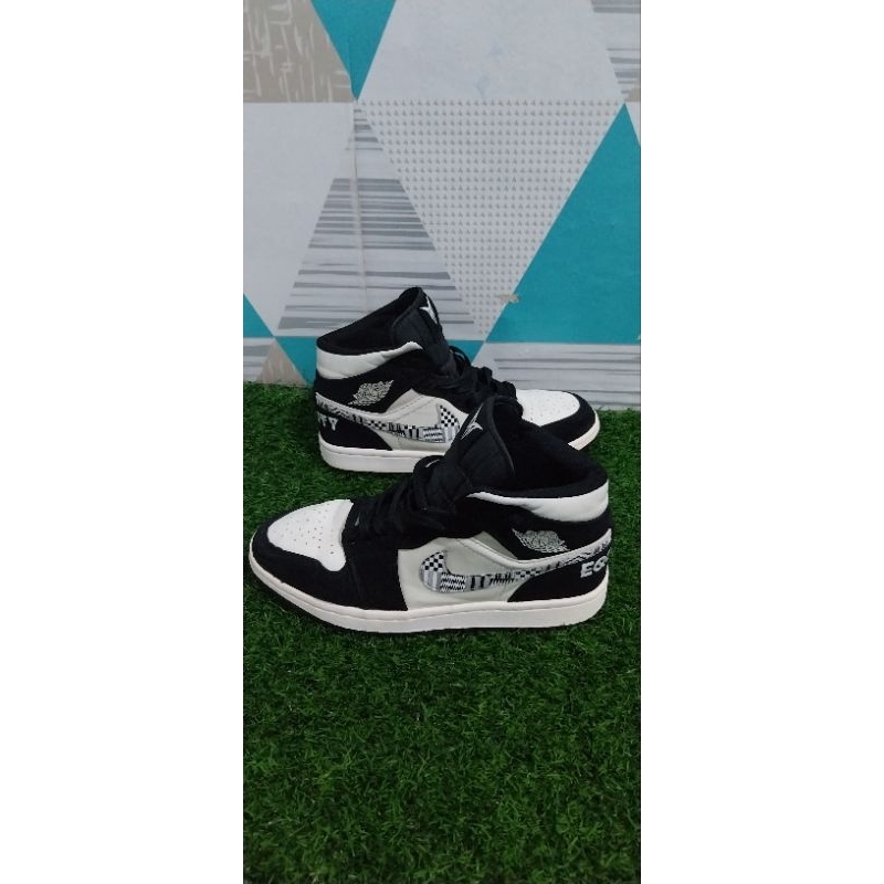 Air Jordan 1 Retro High Equality