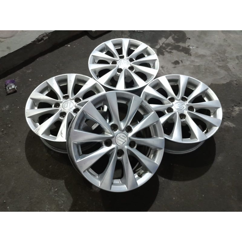 Velg Mobil Bekas Copotan Std Ertiga Ring 15 Lubang 5 Ori Bawaan Mobil