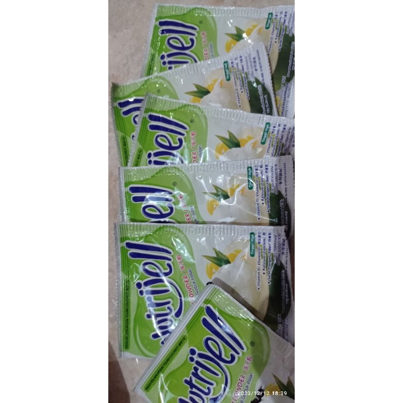 

Nutrijell Kelapa Muda (besar)