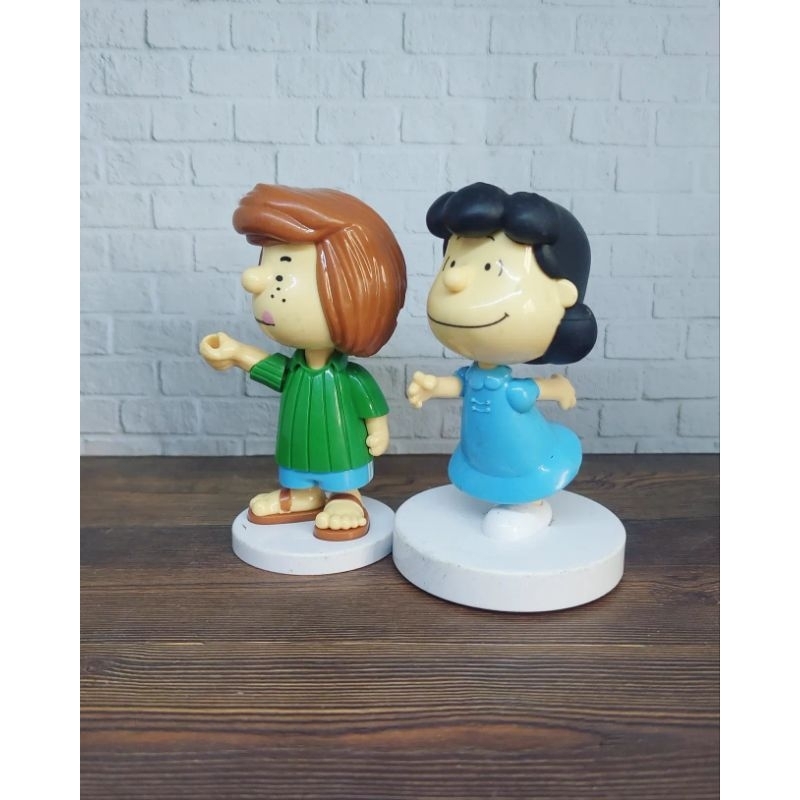 Snoopy and friends Patty, Lucy Snoopy Happy Meal Mcd kfc set 2pcs