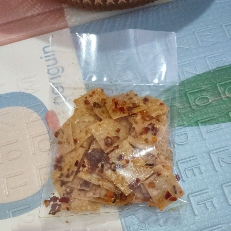 

Pangsit pedas daun jeruk 35g