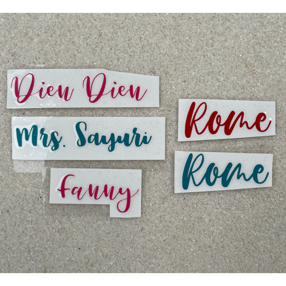 

STIKER NAMA HOLOGRAPHIC MIRROR GLITTER GLOSSY MATTE DOFF CUTTING STICKER SATUAN CUSTOM