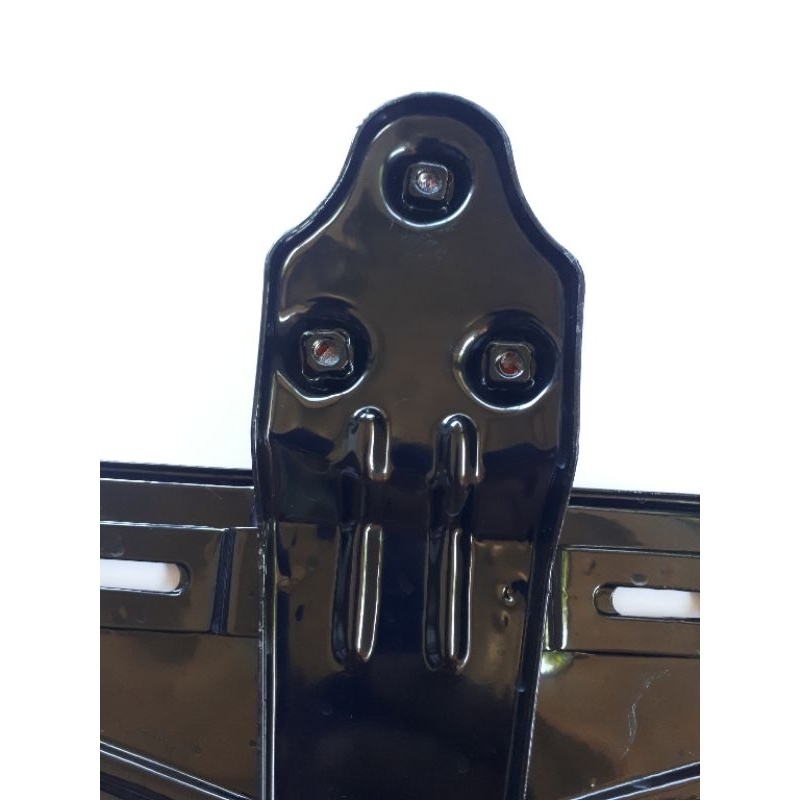 breket bingkai besi dudukan plat nopol/nomor motor bagian belakang sanex qj 150 original baru stock 