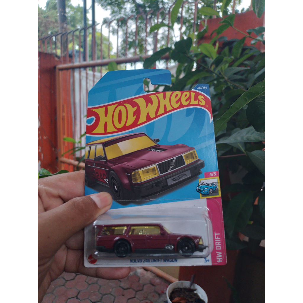 Hotwheels Volvo 240 Drift Wagon