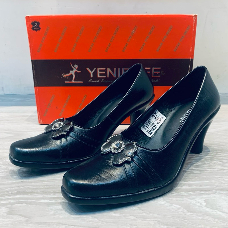Sepatu Pantofel Wanita / Sepatu Kantor YENIFREE - DS-416