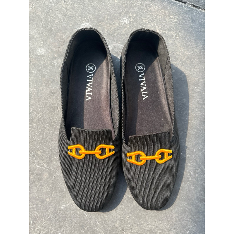 Preloved Vivaia Flat Shoes