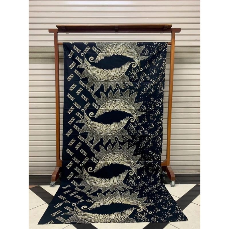 KAIN BATIK SOLO BULAN API HITAM
