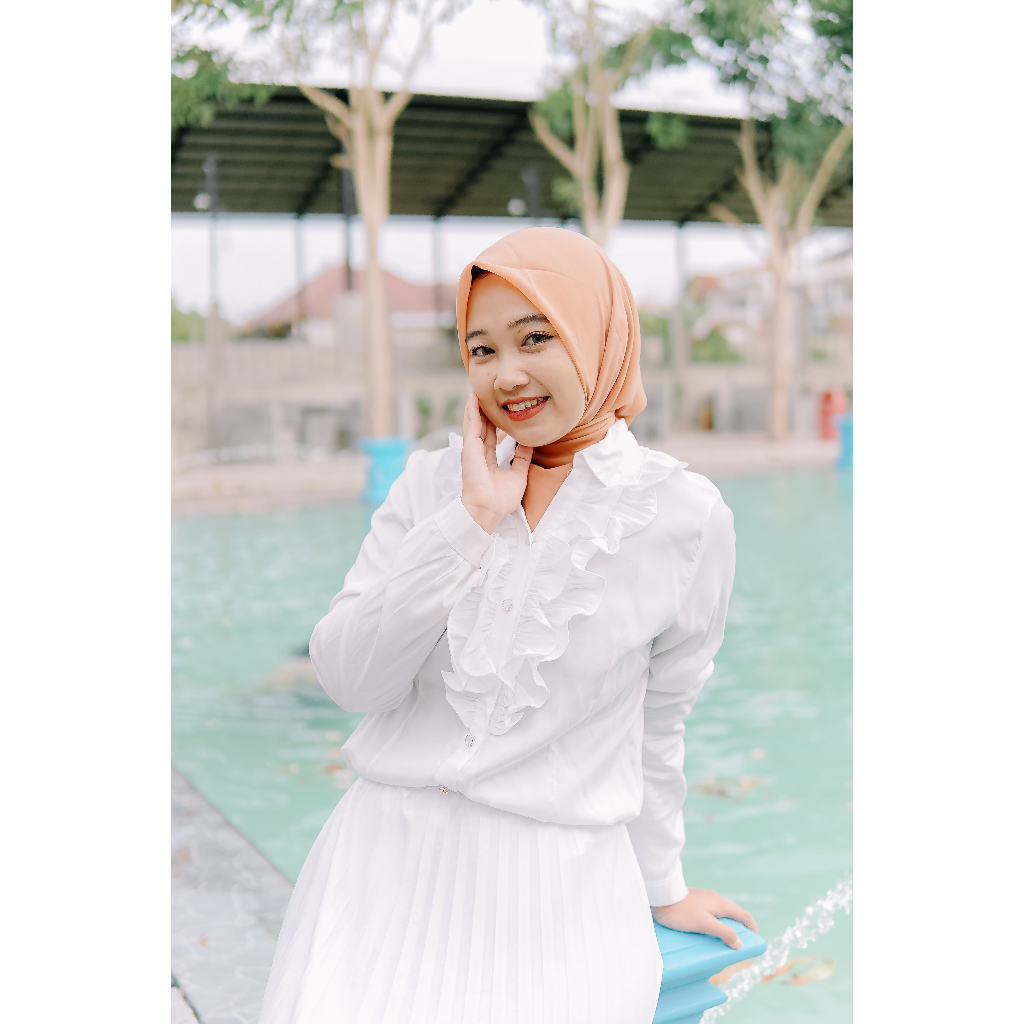 Hijab Bella Square Premium // Hijab Segi Empat / Jilbab Segi Empat / Hijab polos tanpa motif / Matt 