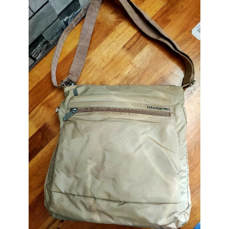 Hedgren Sling bag preloved