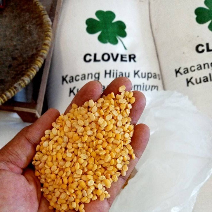 

Kacang Hijau Kupas 500gr cap Clover untuk Isian Bakpia atau MPASI