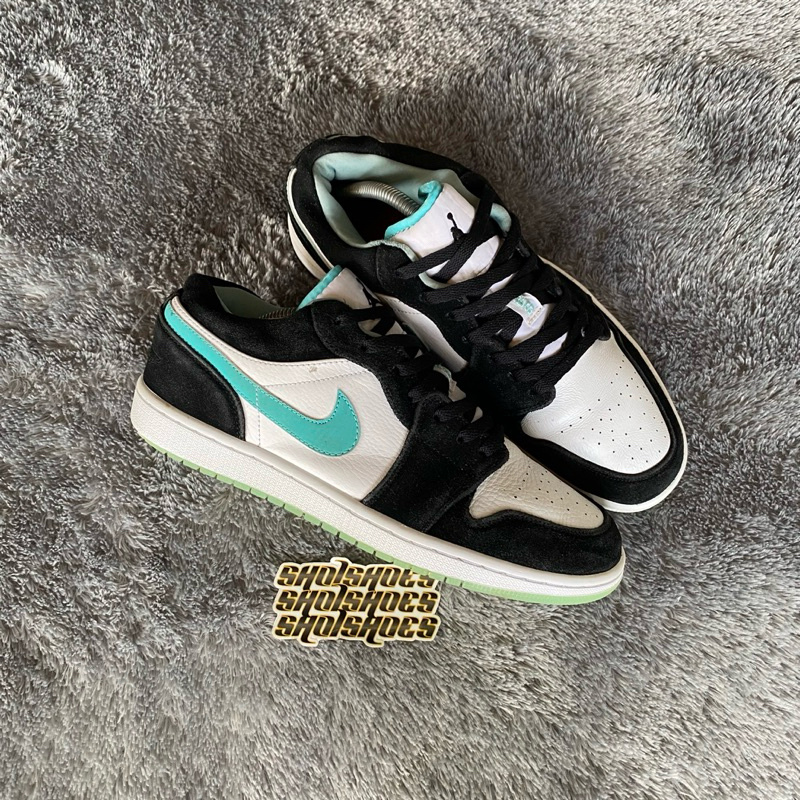 NIKE AIR JORDAN 1 LOW ISLAND GREEN