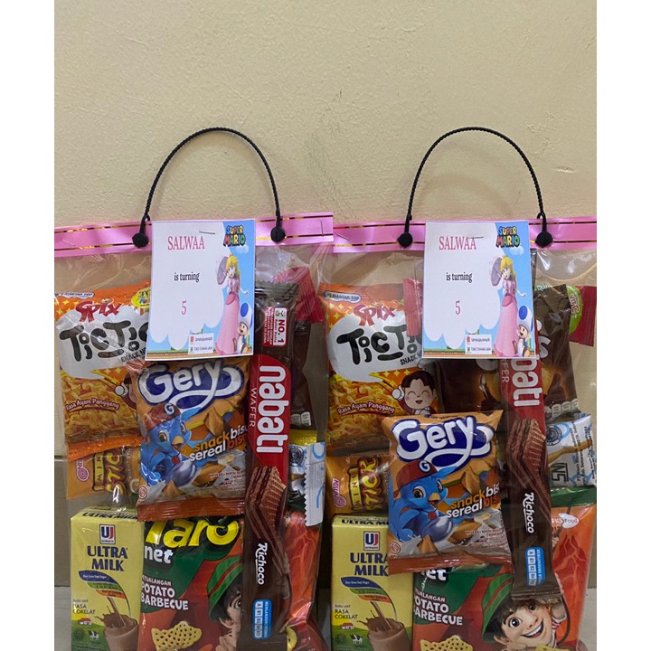 

MODEL UPM399 PAKET BINGKISAN SNACK ULTAH ANAK ULTRA