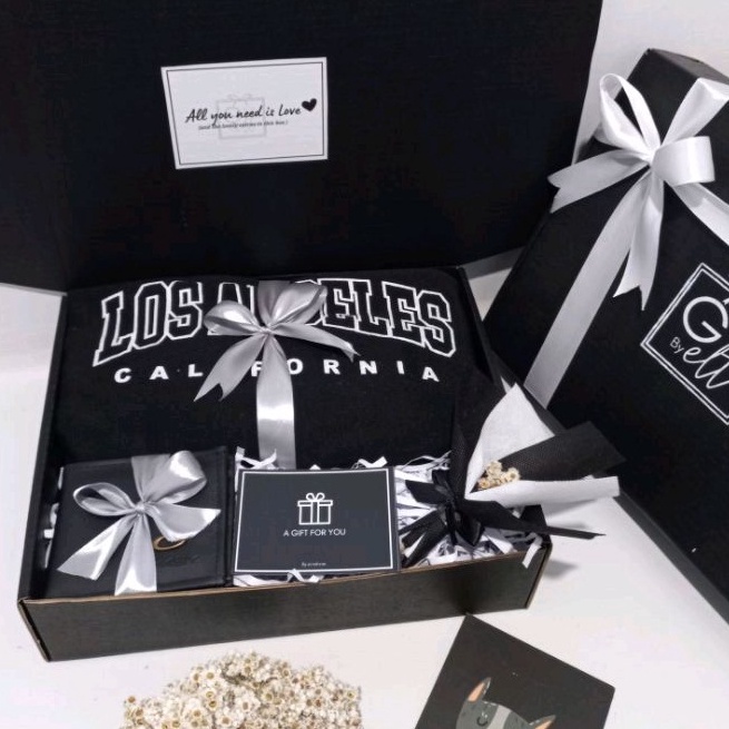 

Original SWEATER GIFT BOX COWOK PREMIUM HAMPERS COWOK KADO ULANG TAHUN HADIAH WISUDA grosir