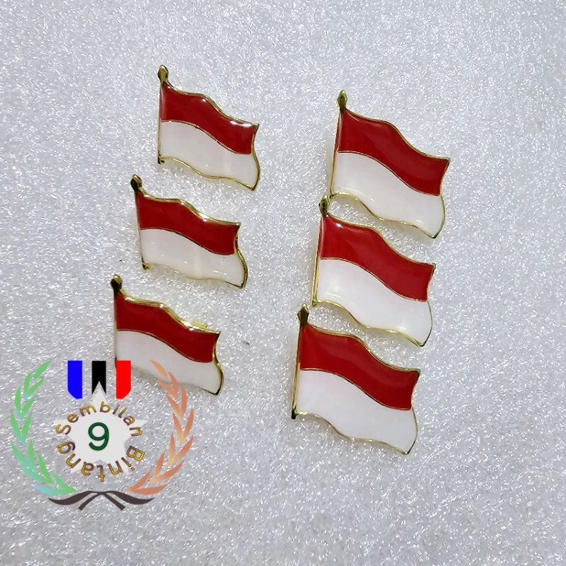 Pin Bendera Merah Putih Berkibar