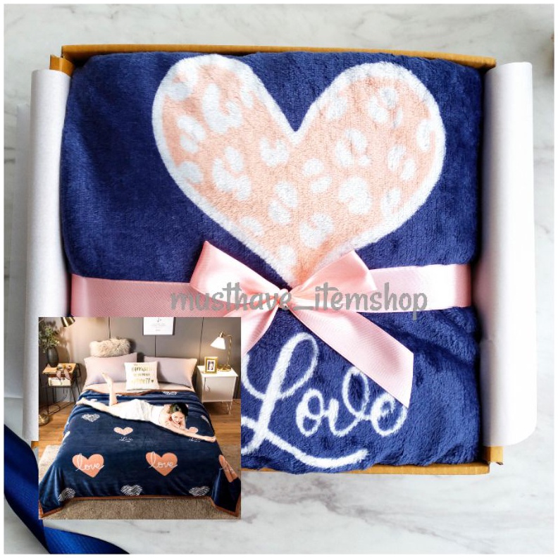 

Terlaris hampers wedding selimut 18x2 bulu kado pernikahan ulang tahun murah