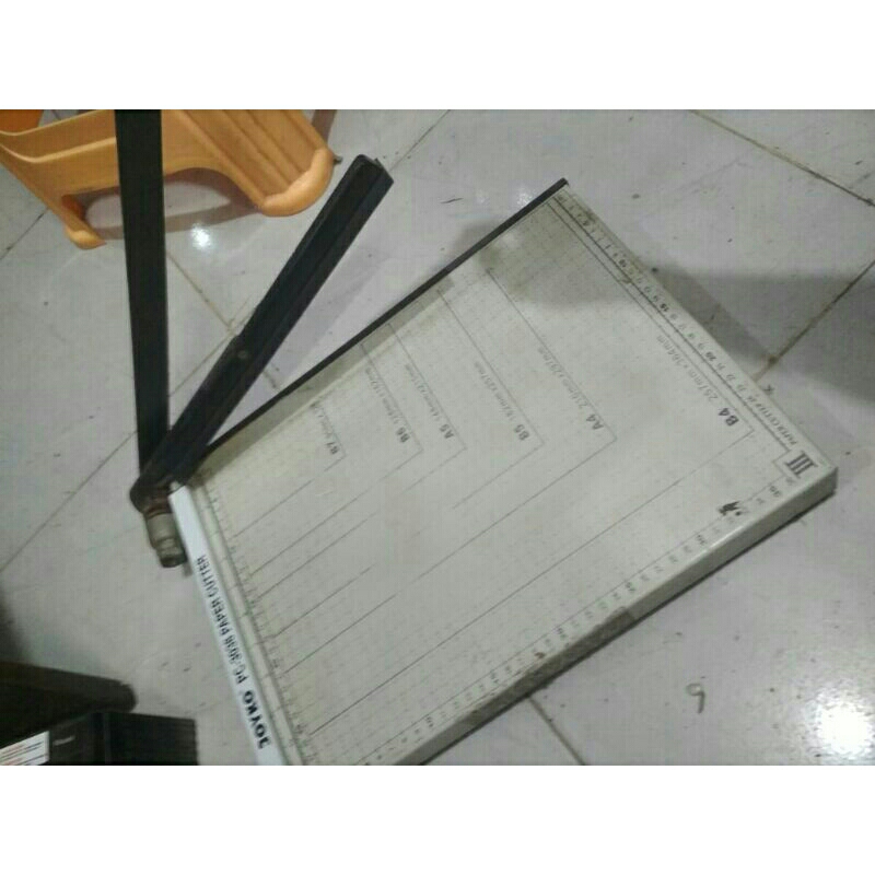 

mesin pemotong kertas joyko pc3038 bekas
