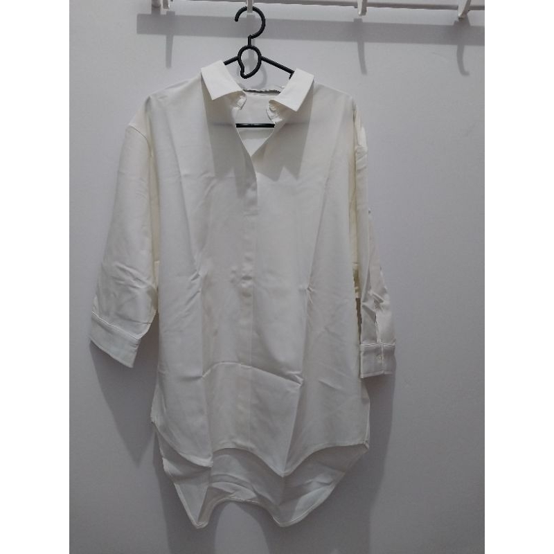White Shirt / Kemeja putih Harlan Holden