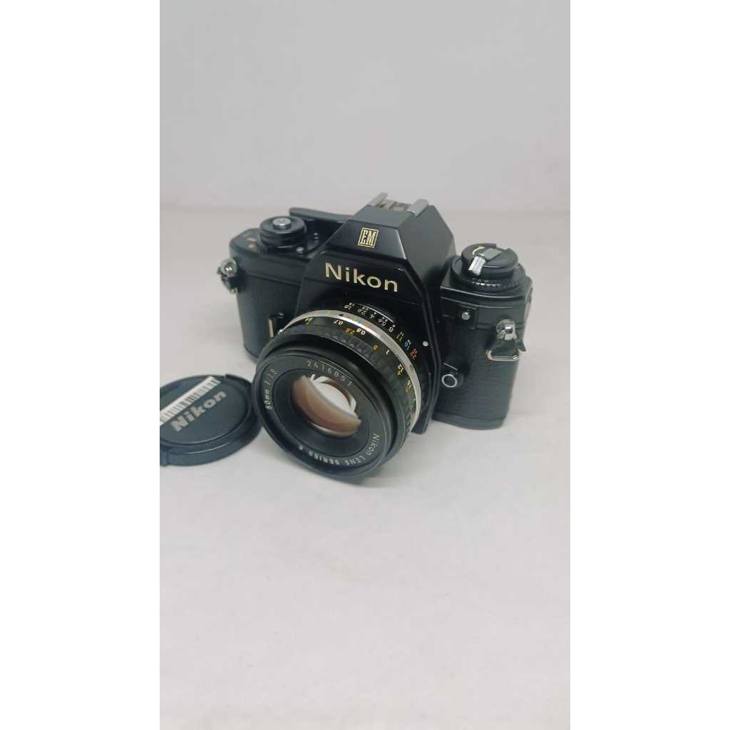 Kamera SLR Nikon Analog EM plus lensa kit 50mm f1.8 AI