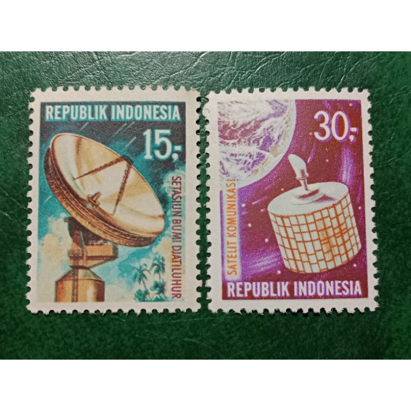 

Prangko Indonesia 2 Pcs Satelit komunikasi tahun 1969 UN USED