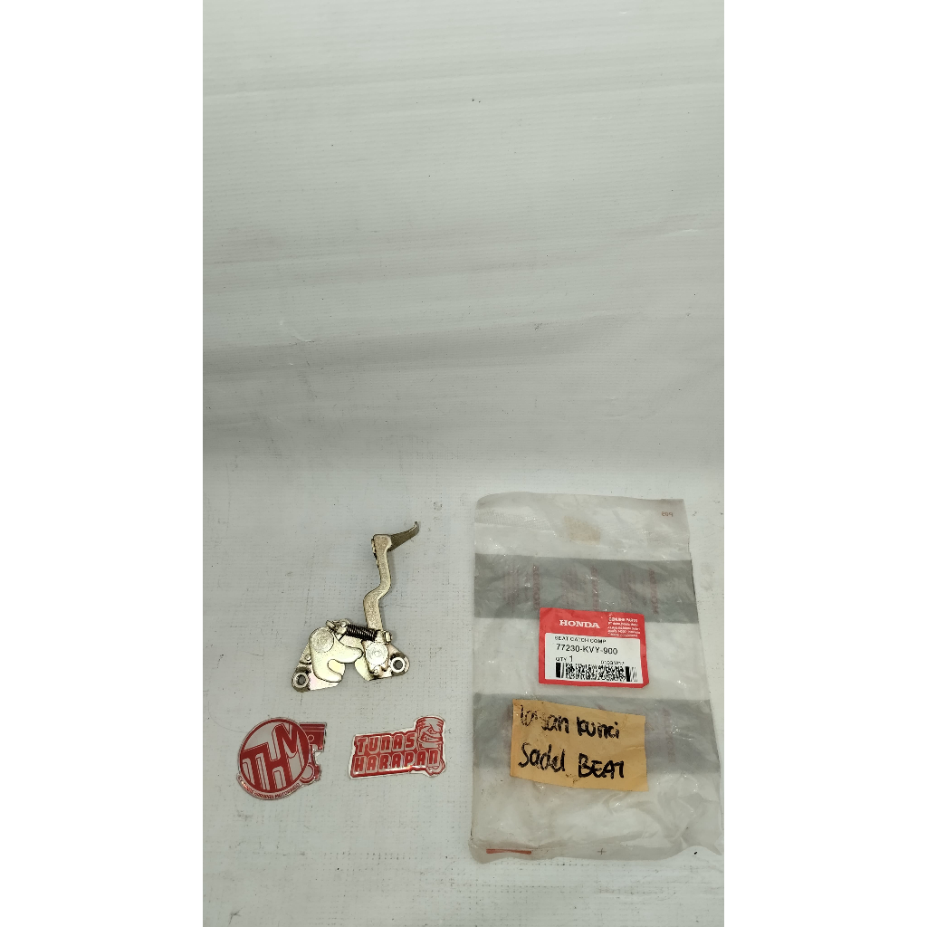 LAWAN KUNCI SADEL BEAT AHM KVY / Catch Comp Seat 77230-KVY-900 -ORIGINAL