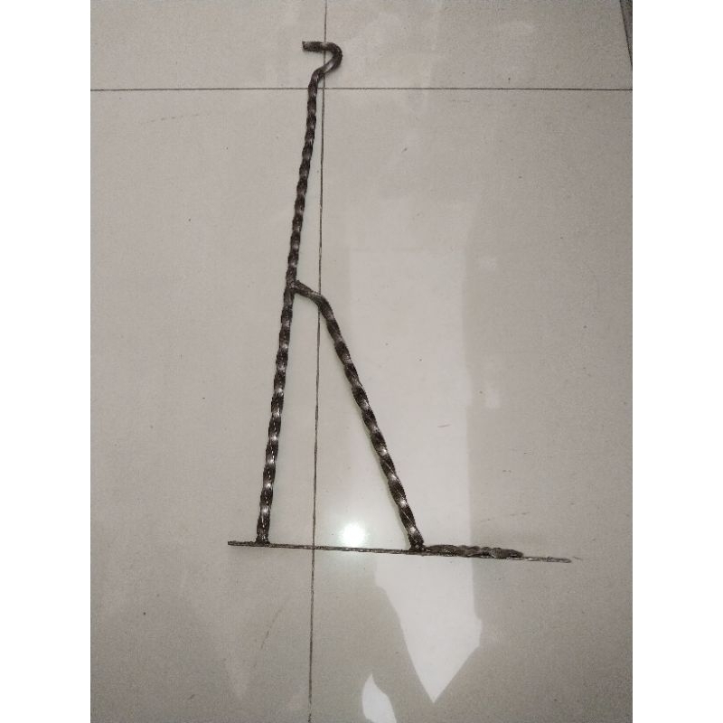 Gantungan siku tembok besi ulir plus sekrup