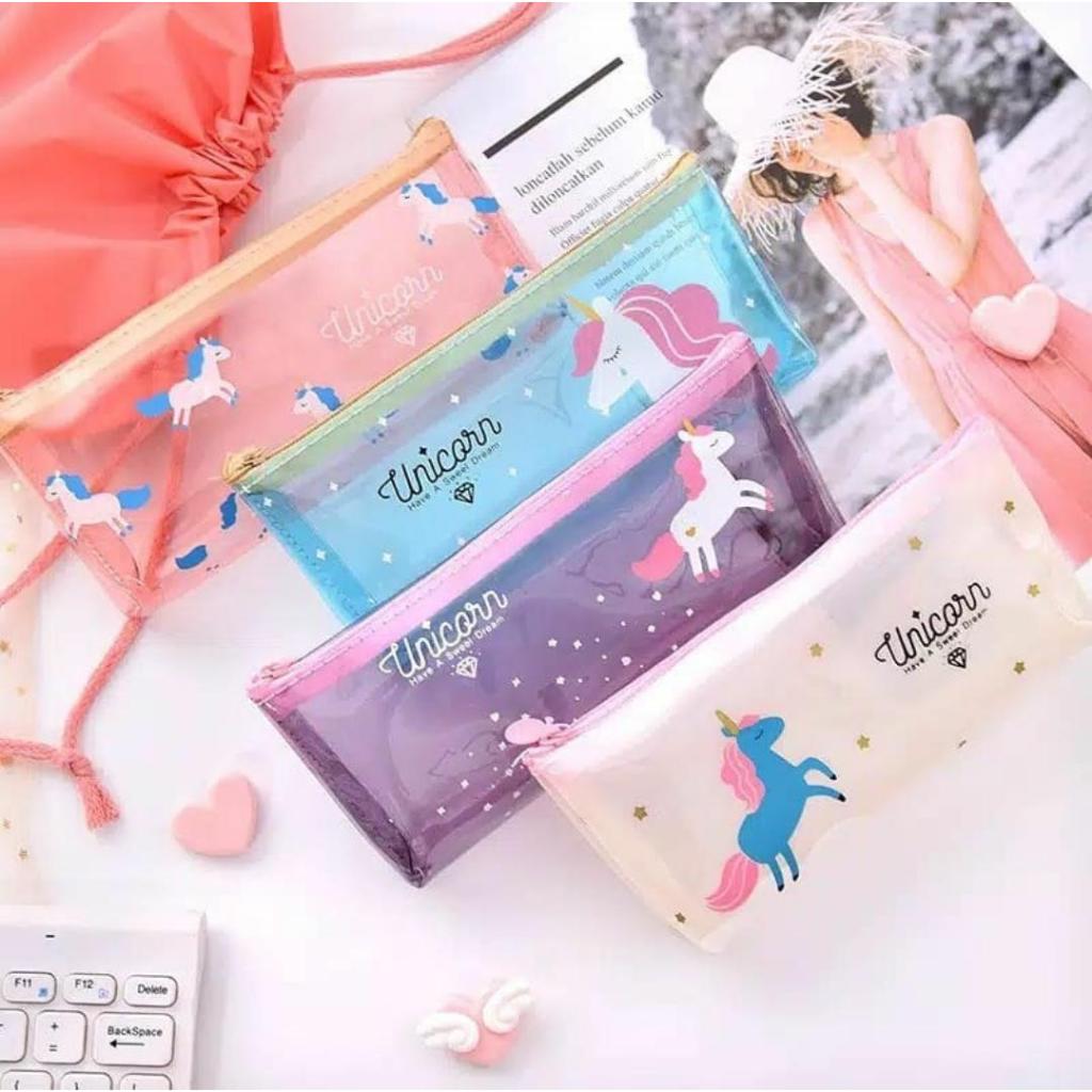 

Jouyou corner | Tempat pensil unicorn transparan tempat pensil lucu unik tempat pensil aesthetic korean style tempat pensil motif karakter murah motif unicorn perlengkapan sekolah lucu unik imut aesthetic tempat pensil simple transparan