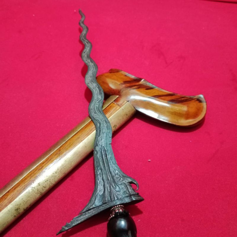 Keris Sengkelat Luk 13 Pamor Pedaringan Kebak Tangguh Madiun Sepuh