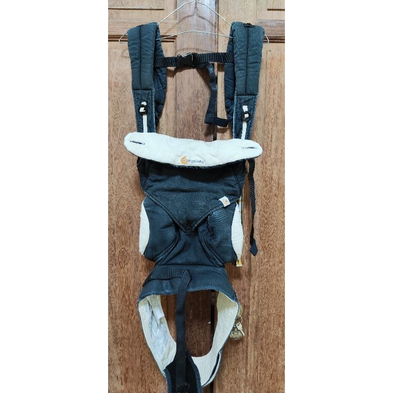 ergobaby 360 black camel