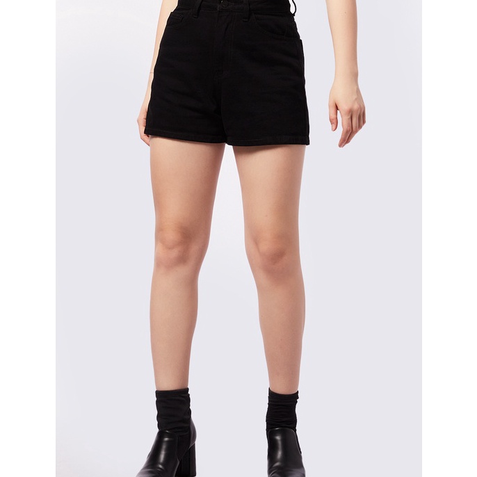modelTipe VRP684 COLORBOX Basic Denim Shorts Black