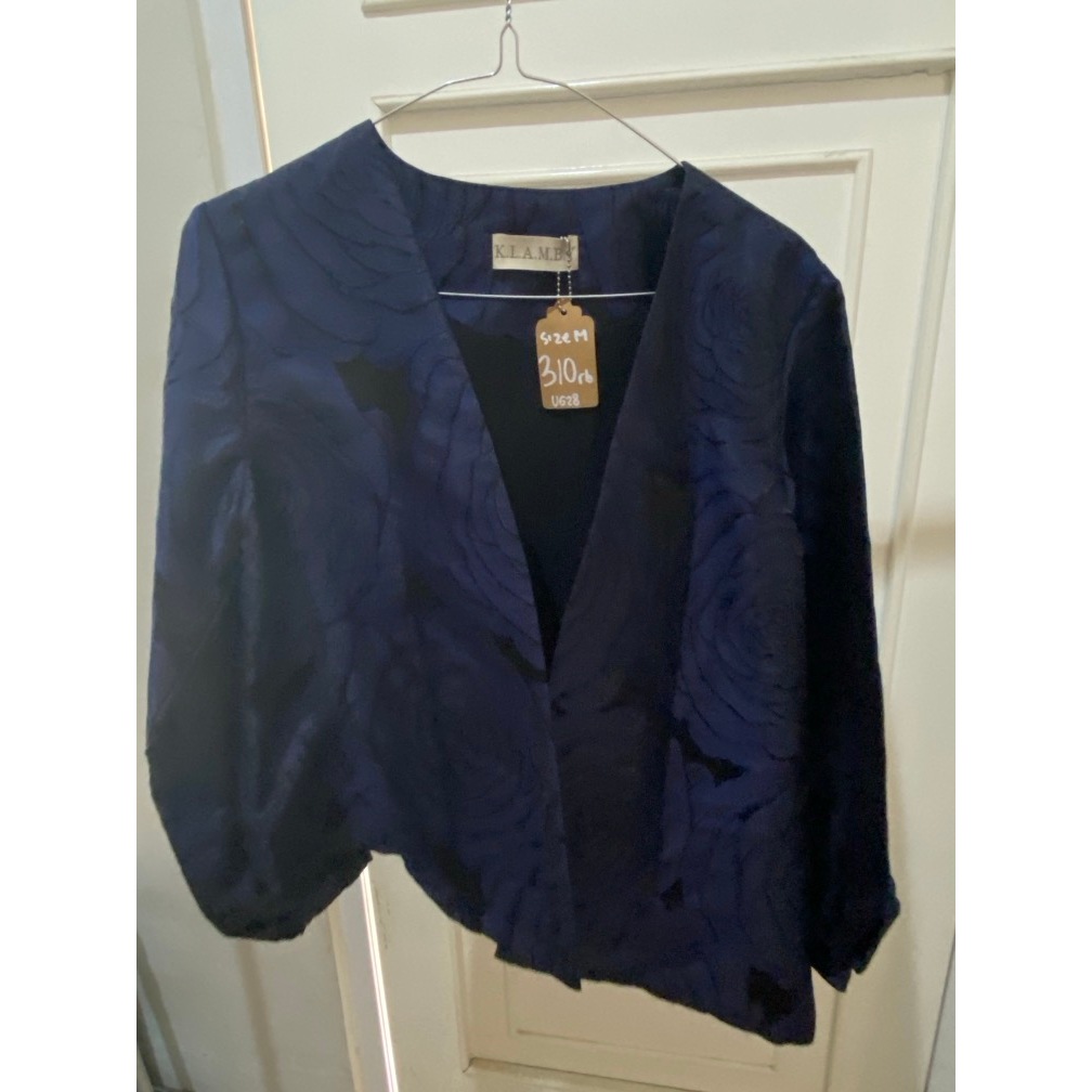 wearing klamby outer jacquard