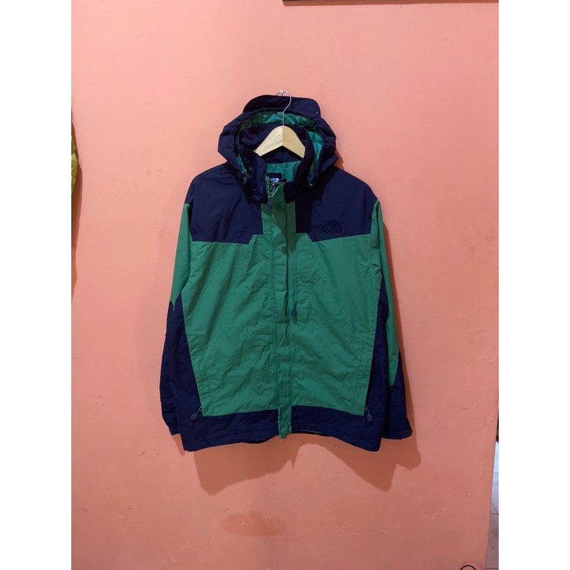 jaket outdoor TNF The North Face