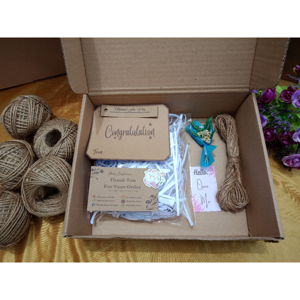 

Box Hampers/Kotak Kado Uk. 16x16x5 (Happy Birthday, Anniversary, Graduation, dll)