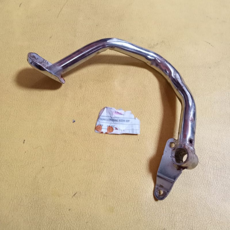 pedal rem pijakan rem belakang Suzuki gp100 gp125 TRS