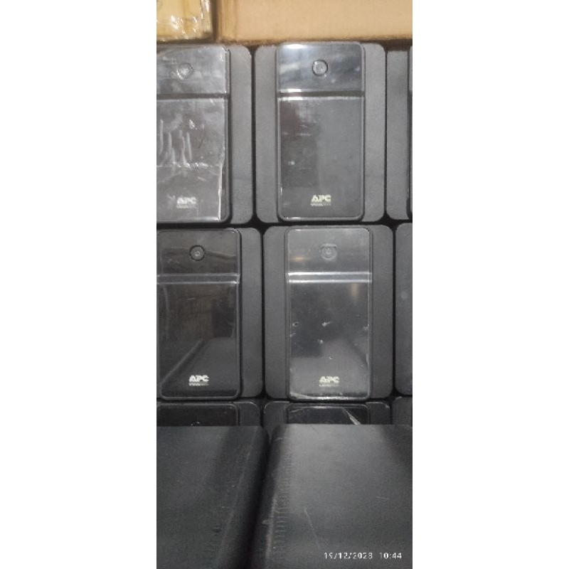 LAZEDIA - UPS APC BVX2200LI 2200 VA 1200 Watt