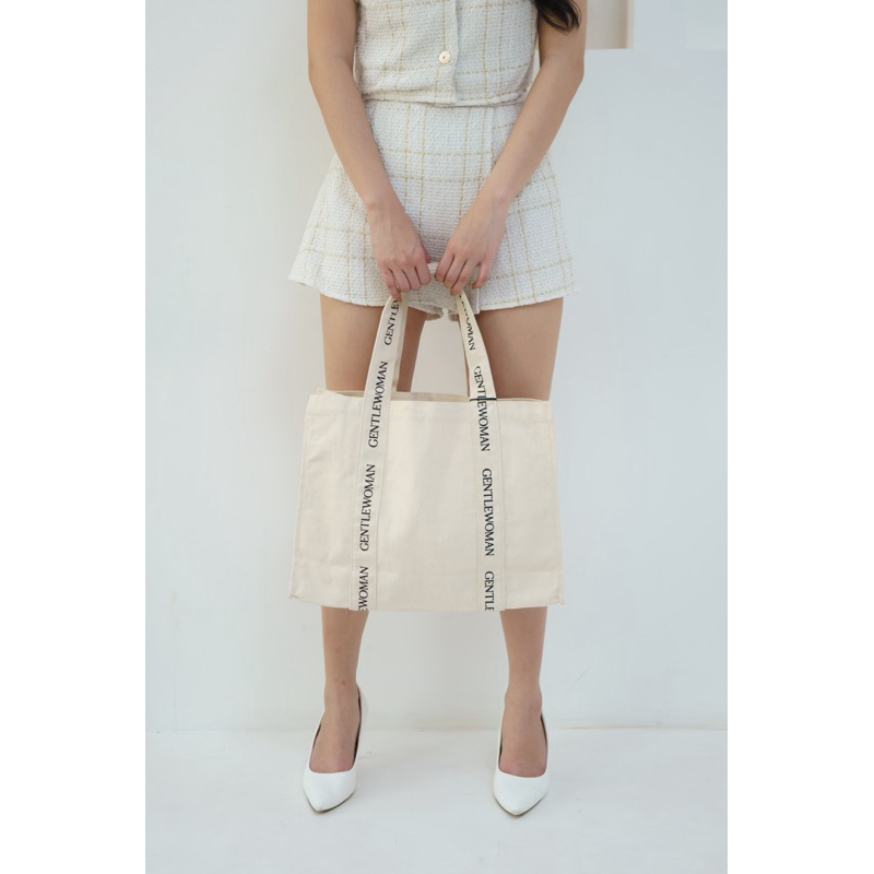 ORIGINAL GENTLE WOMAN