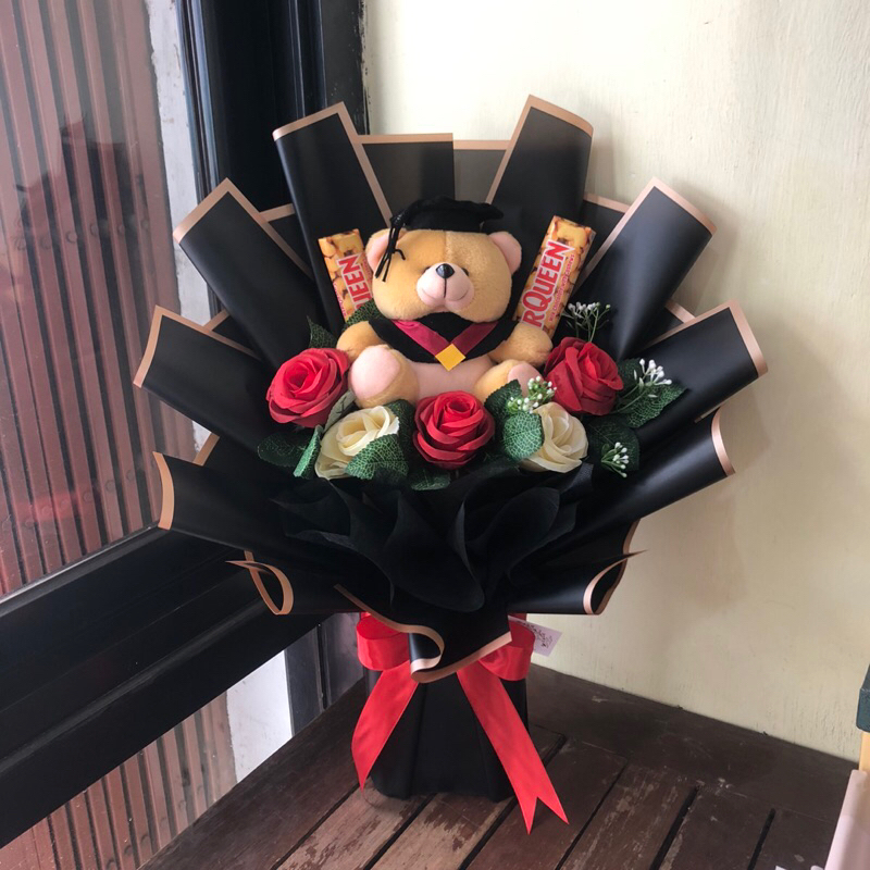 buket boneka wisuda / buket graduation / kado wisuda bandung / bucket wisuda / bouquet graduation / 