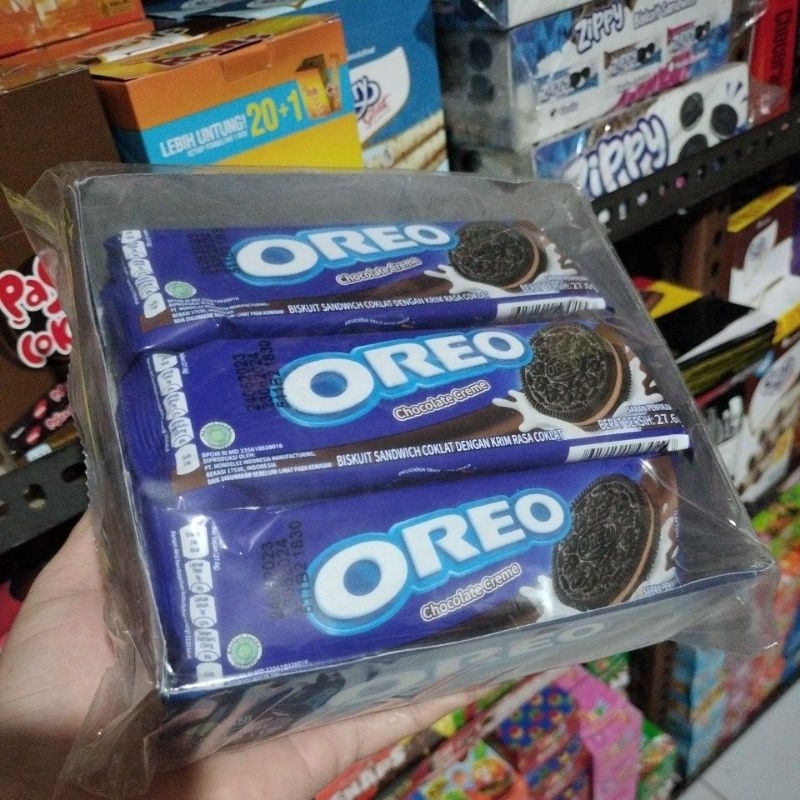 

OREO biskuit sandwich coklat dengan krim 1 box isi 12 pics