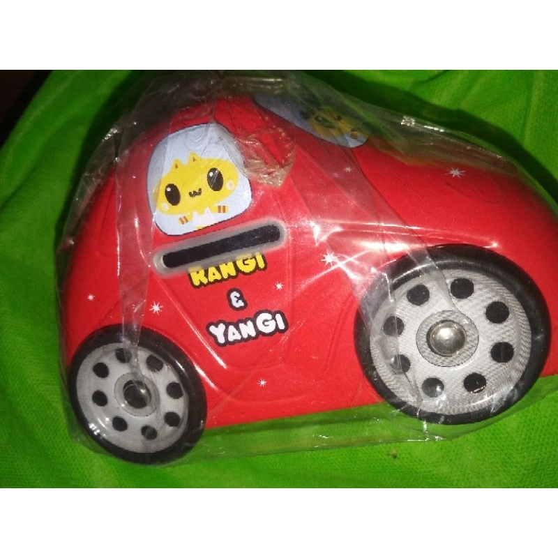

Celengan bentuk mobil