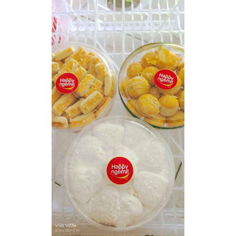 

Paket 3 Toples Kue kering Nastar, Putri Salju, Castangle