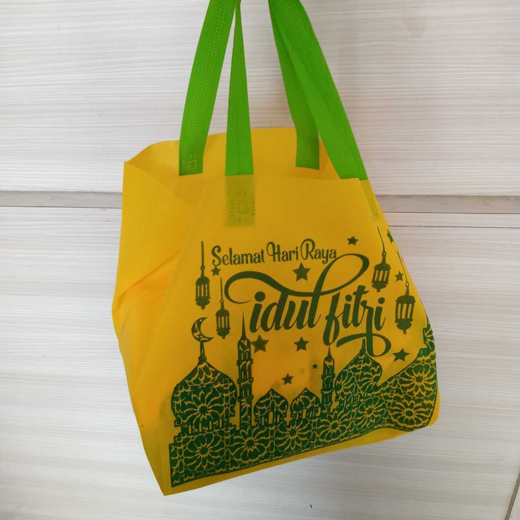 

( SATUAN ) TAS LEBARAN KOTAK NASI/ TAS KAIN SPUNBOND IDUL FITRI uk.25x25x25 / Tas Hampers Sembako ( ECERAN )