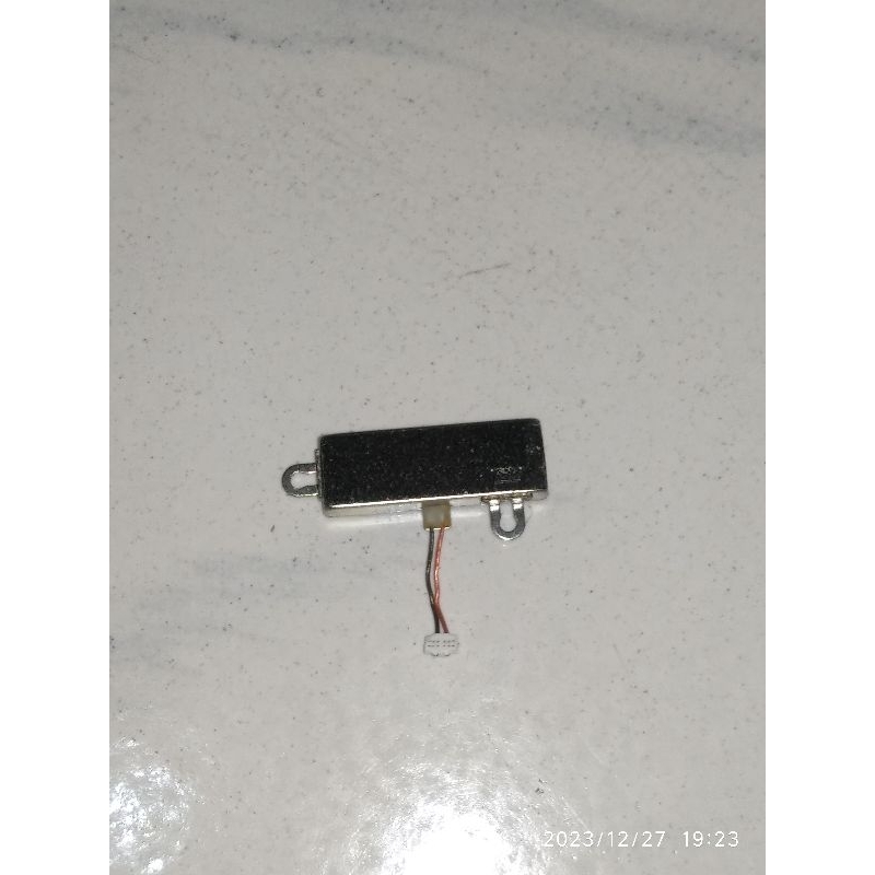 mesin getar Sony Xperia XZ2