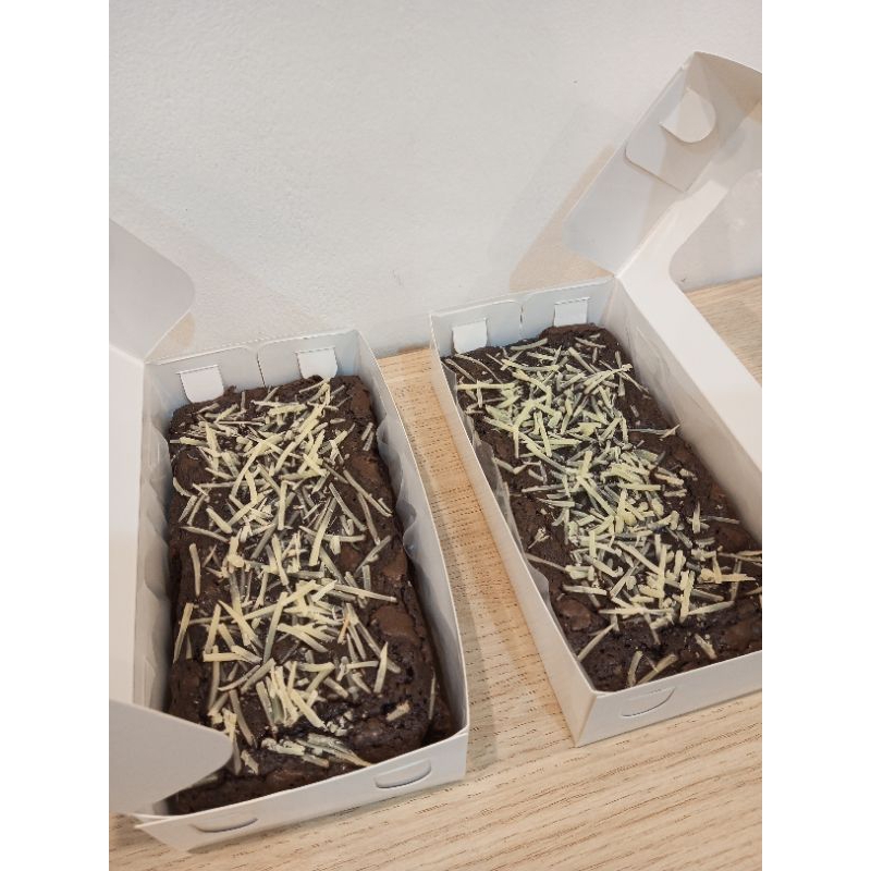 

Brownies Fudgy keju panggang 20x10 (medium)